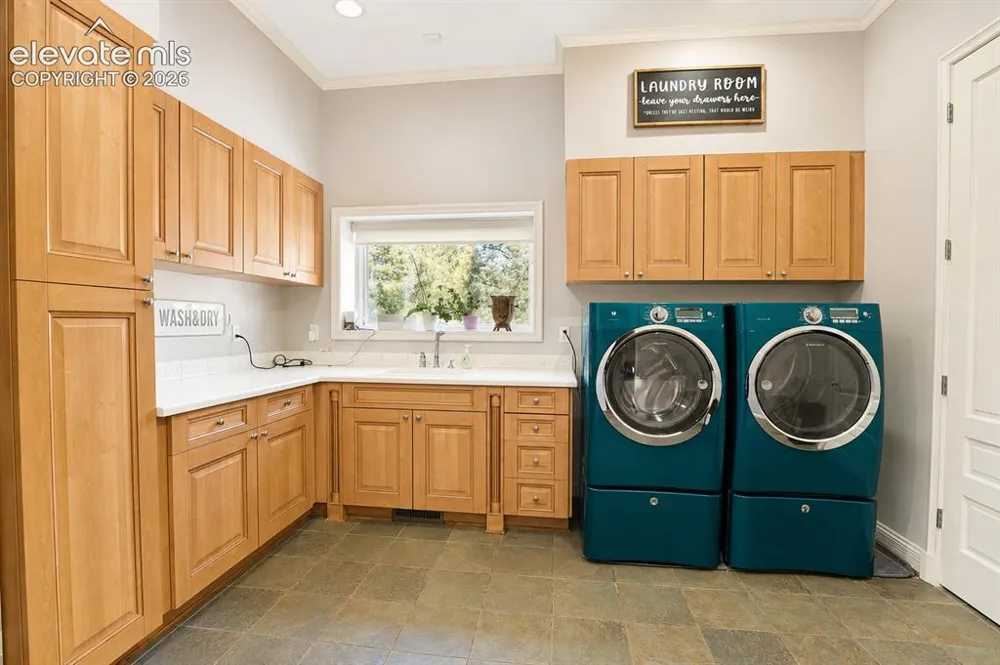 4687 W Highway 24 Florissant, CO 80816