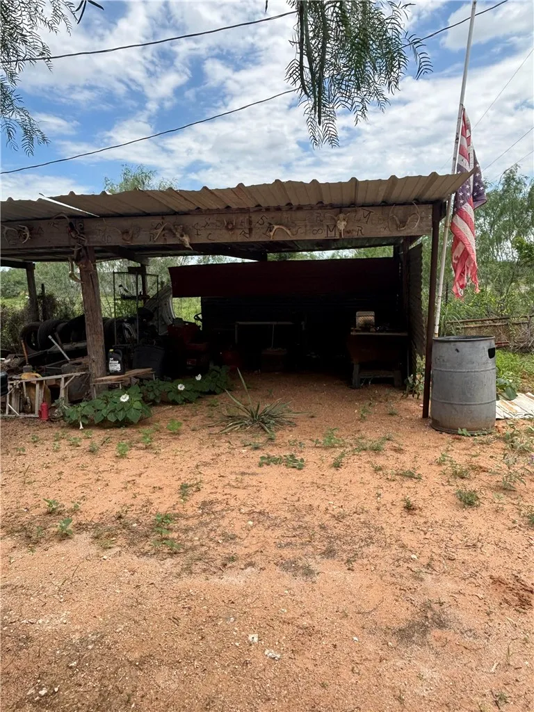 43 Robbie Street Hebbronville, TX 78361
