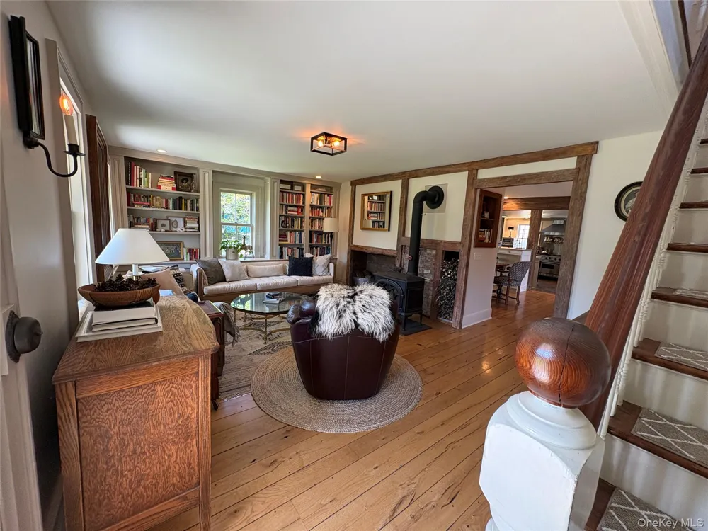184 Twomey Avenue Calverton, NY 11933