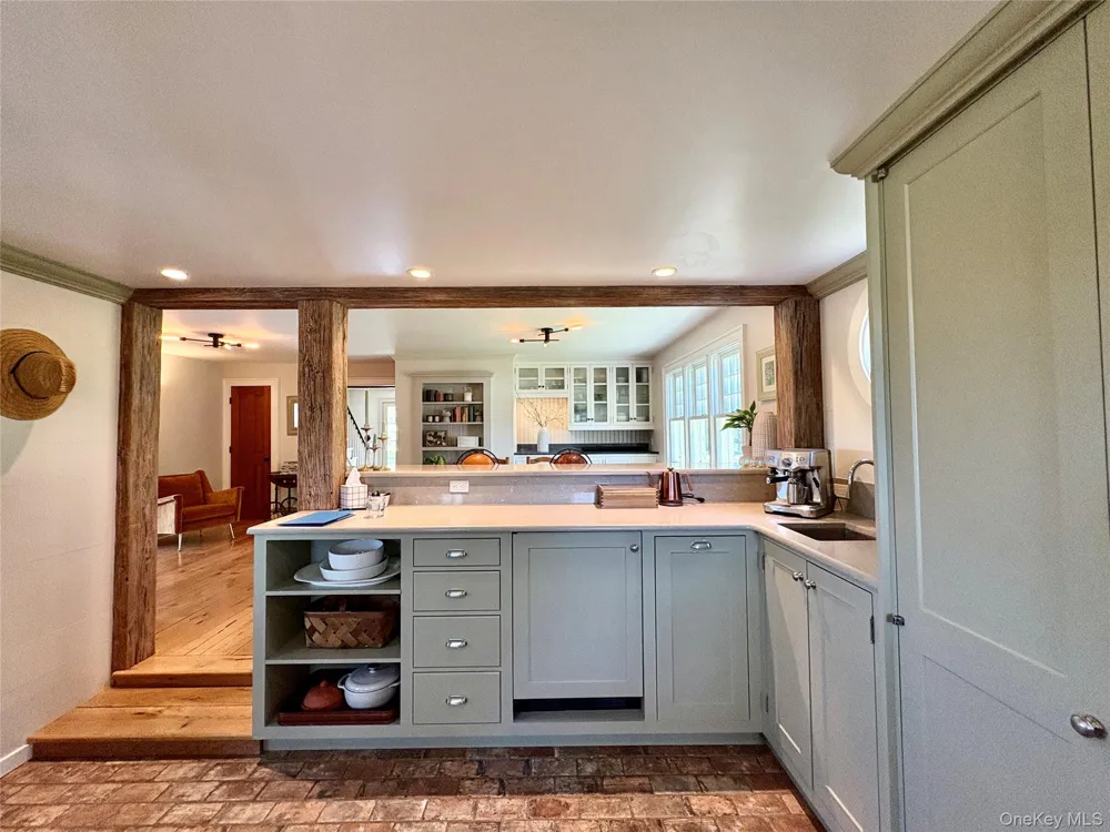 184 Twomey Avenue Calverton, NY 11933