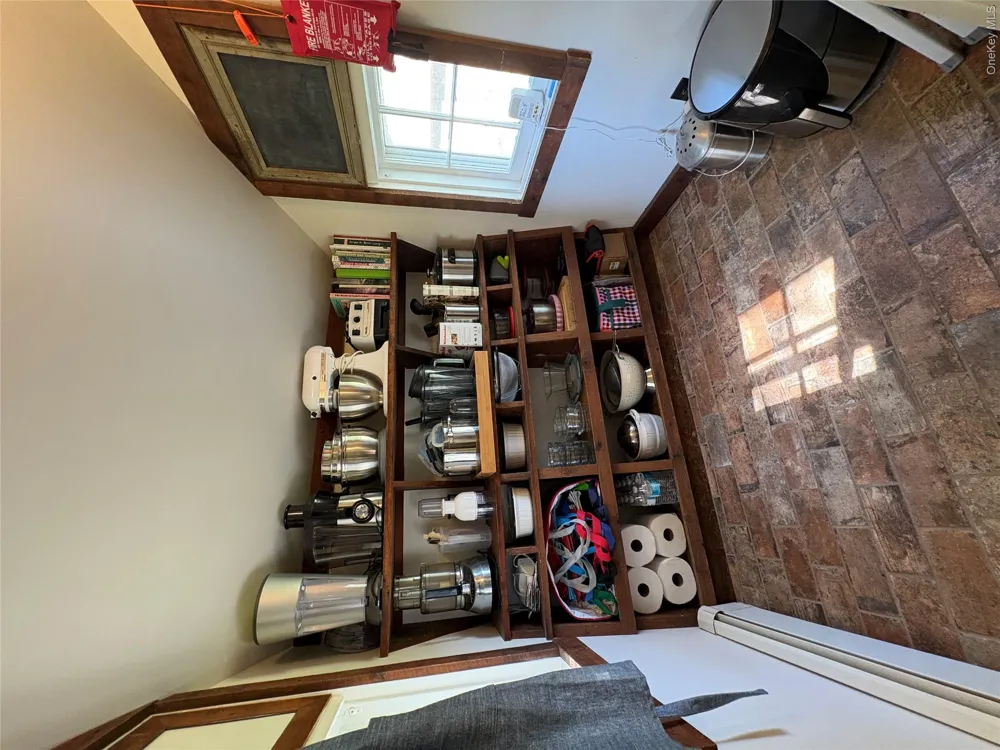184 Twomey Avenue Calverton, NY 11933