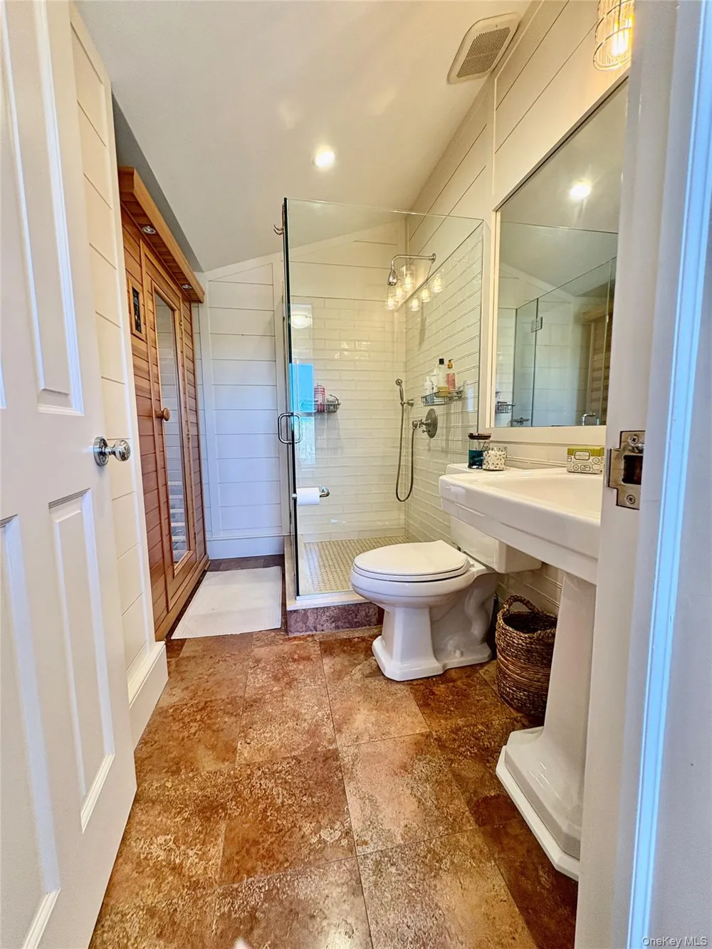 184 Twomey Avenue Calverton, NY 11933