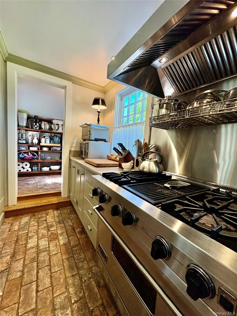 184 Twomey Avenue Calverton, NY 11933