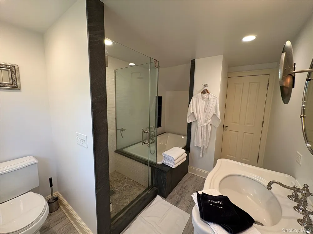 184 Twomey Avenue Calverton, NY 11933