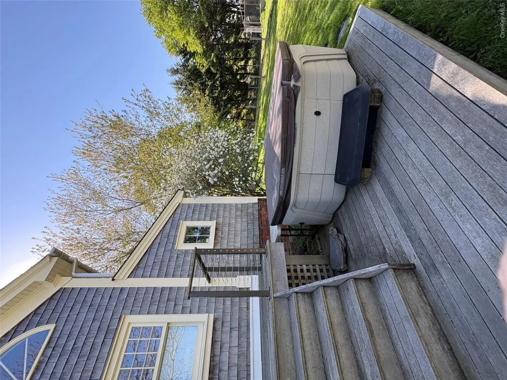 184 Twomey Avenue Calverton, NY 11933