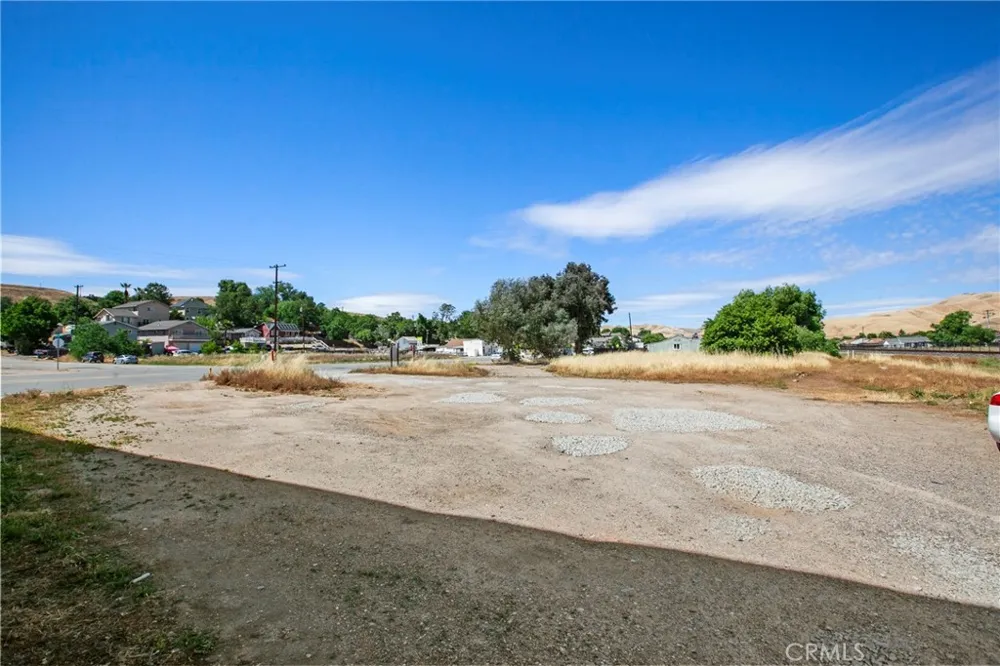 1480 Mission San Miguel, CA 93451