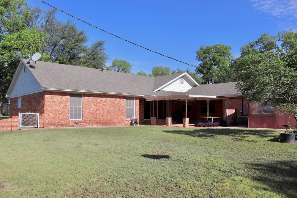 211 Spill Street Winters, TX 79567
