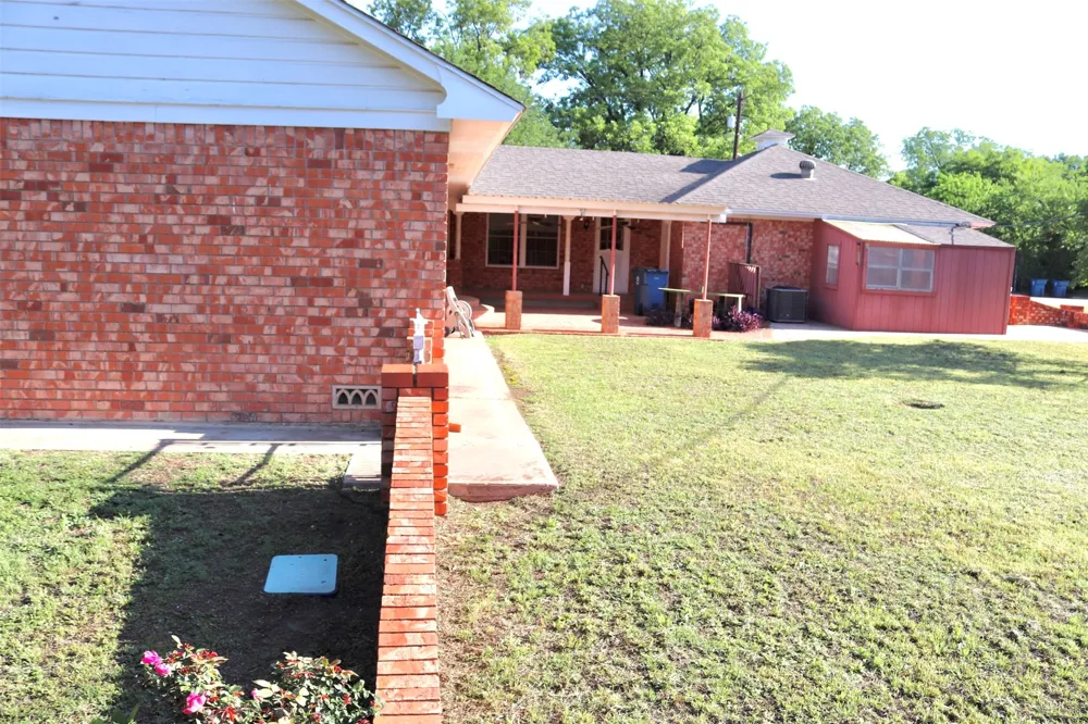 211 Spill Street Winters, TX 79567