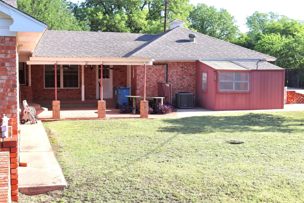 211 Spill Street Winters, TX 79567