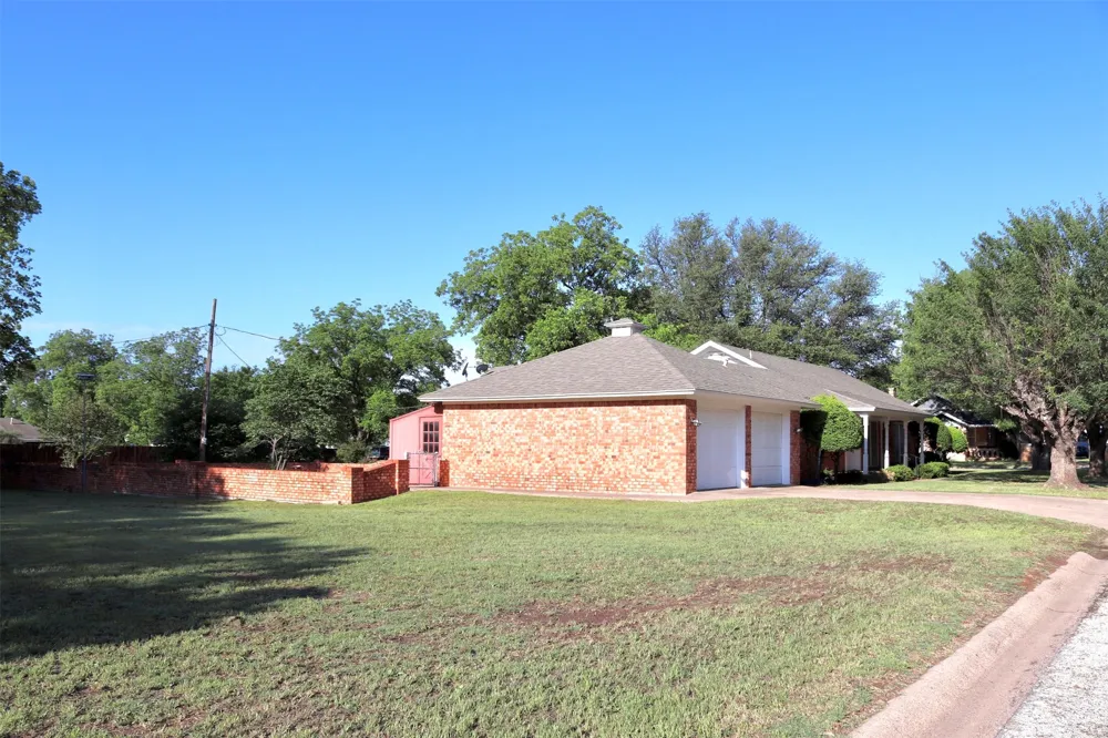 211 Spill Street Winters, TX 79567