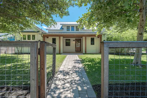 5805 Chesterfield Avenue
