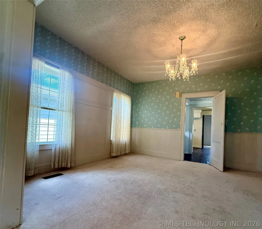 803 W Moore Street Henryetta, OK 74437