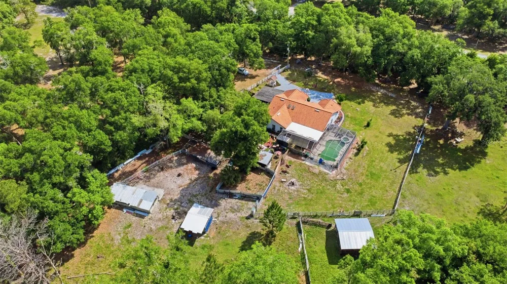 1898 BLACKWELDER ROAD De Leon Springs, FL 32130