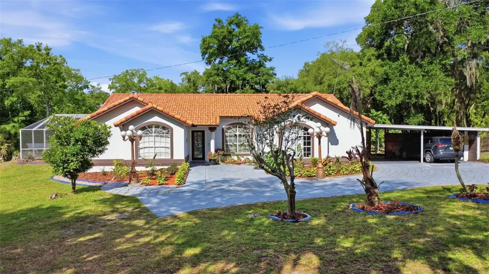 1898 BLACKWELDER ROAD De Leon Springs, FL 32130