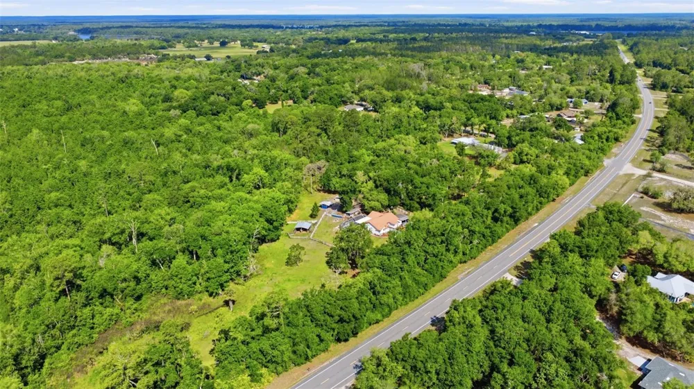 1898 BLACKWELDER ROAD De Leon Springs, FL 32130
