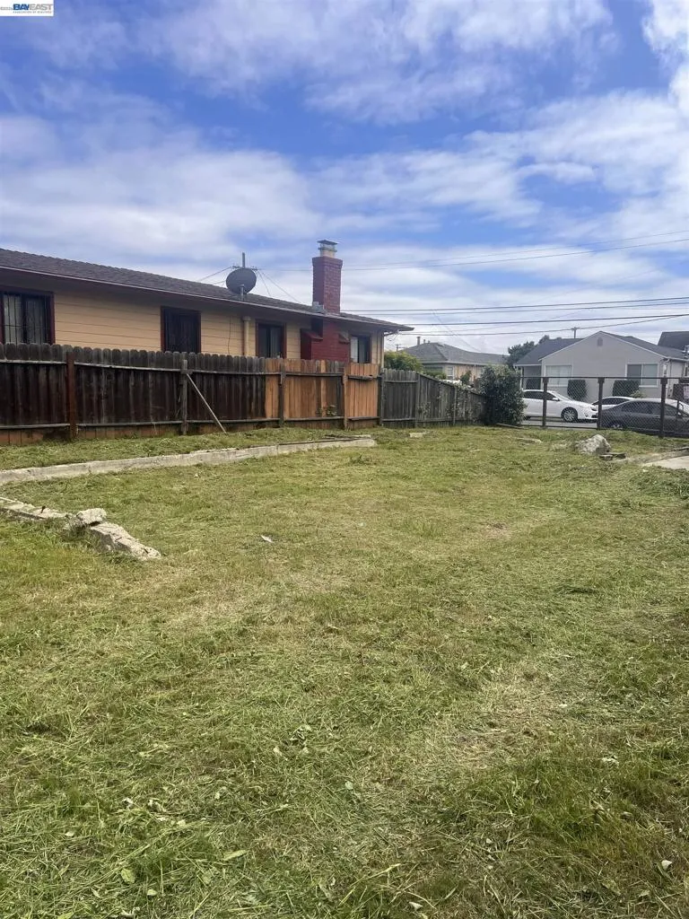 1737 ESMOND AVE Richmond, CA 94801