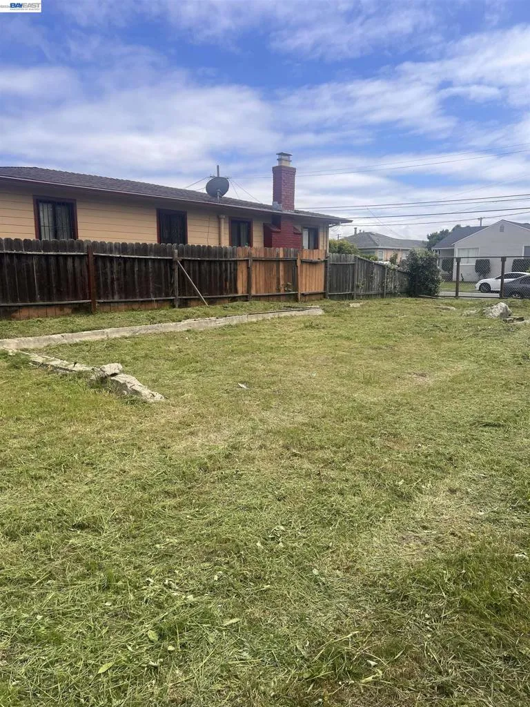 1737 ESMOND AVE Richmond, CA 94801