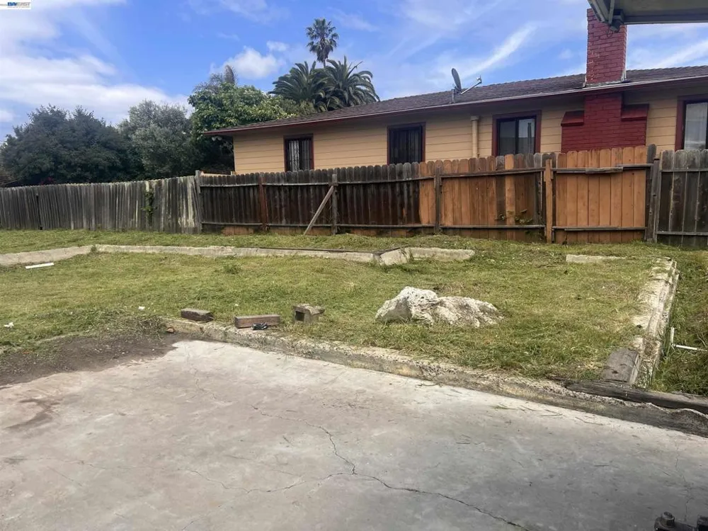1737 ESMOND AVE Richmond, CA 94801