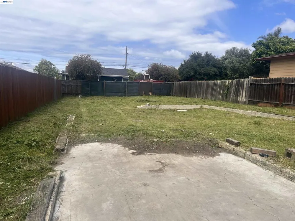 1737 ESMOND AVE Richmond, CA 94801