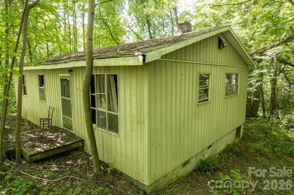 17 Chicago Avenue Black Mountain, NC 28711