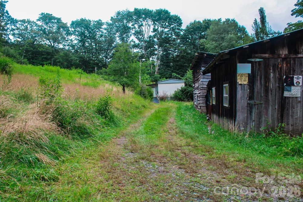 3454 Puncheon Fork Road Mars Hill, NC 28754