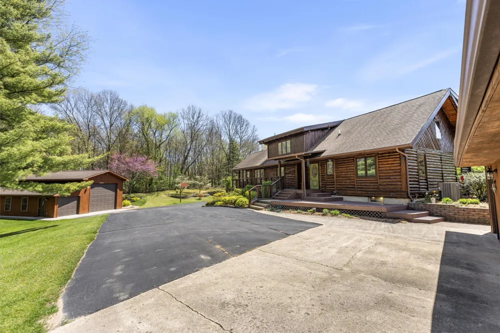 10189 I DRIVE S Newton Township, MI 49033