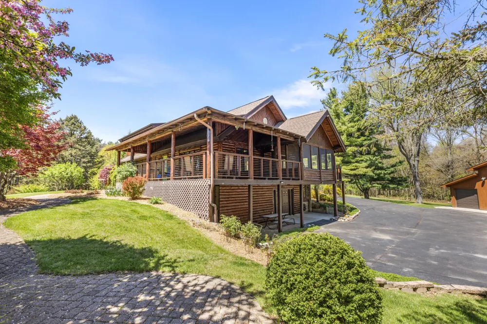 10189 I DRIVE S Newton Township, MI 49033