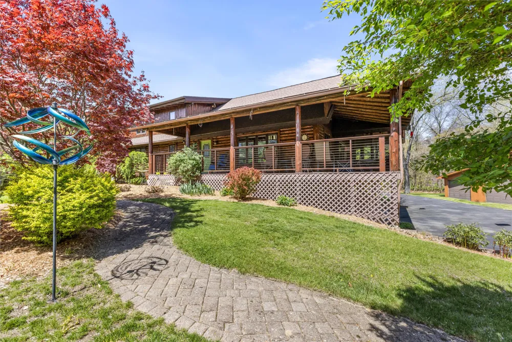 10189 I DRIVE S Newton Township, MI 49033