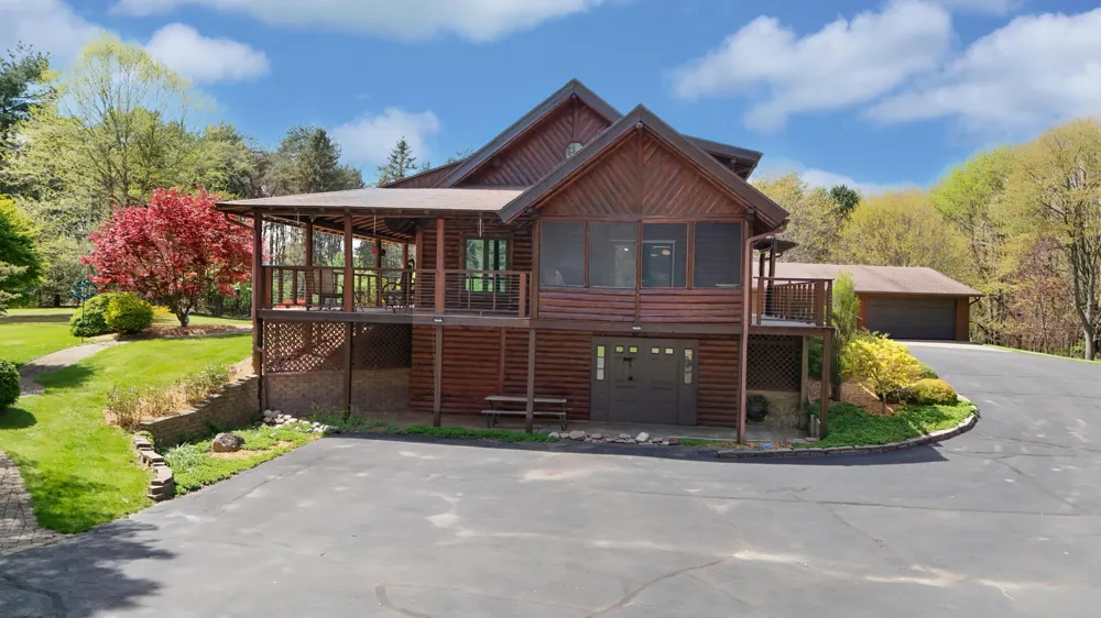 10189 I DRIVE S Newton Township, MI 49033
