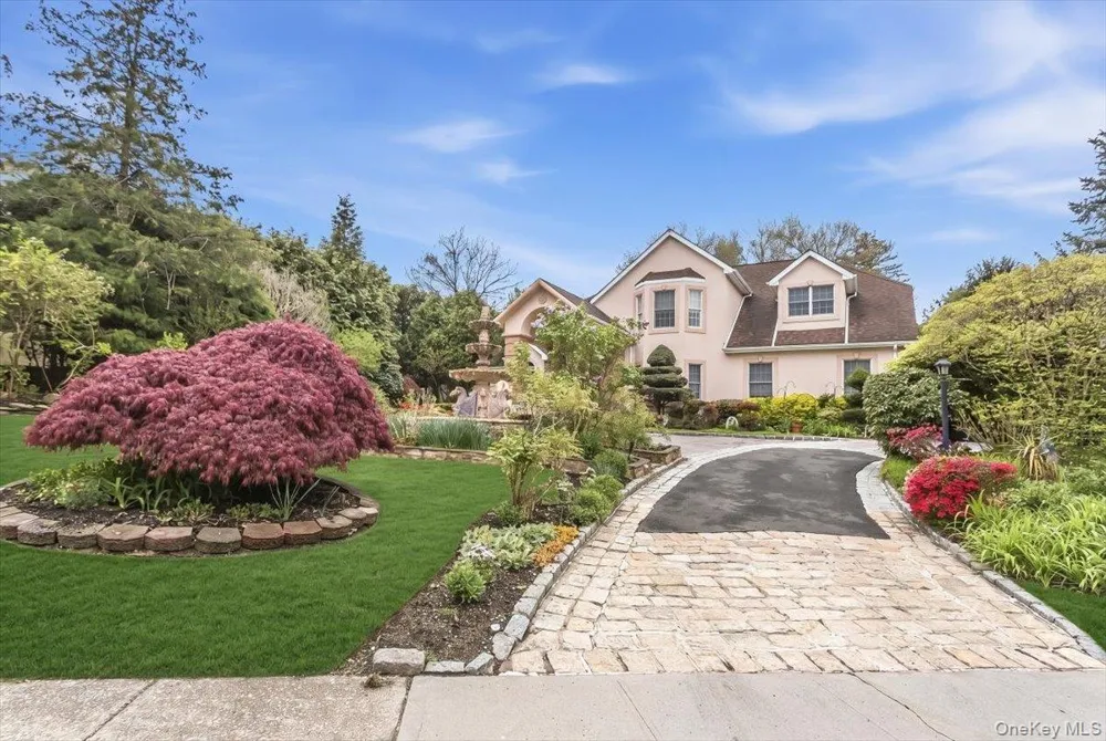 21 Chauncey Place Woodbury, NY 11797