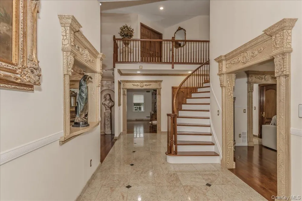 21 Chauncey Place Woodbury, NY 11797