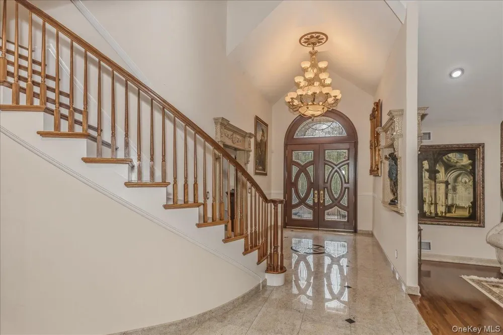 21 Chauncey Place Woodbury, NY 11797