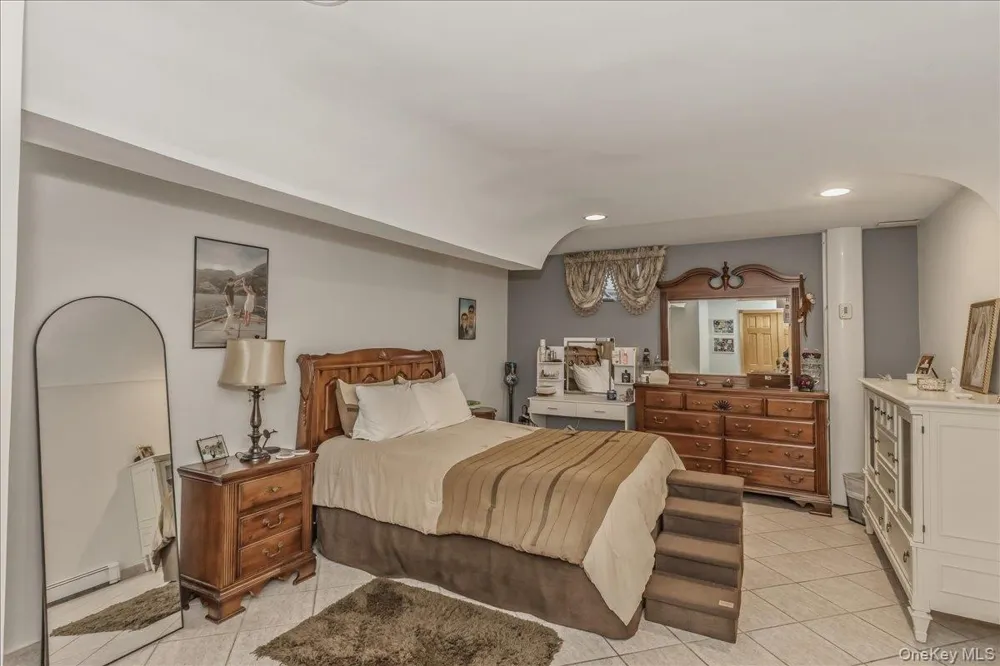 21 Chauncey Place Woodbury, NY 11797