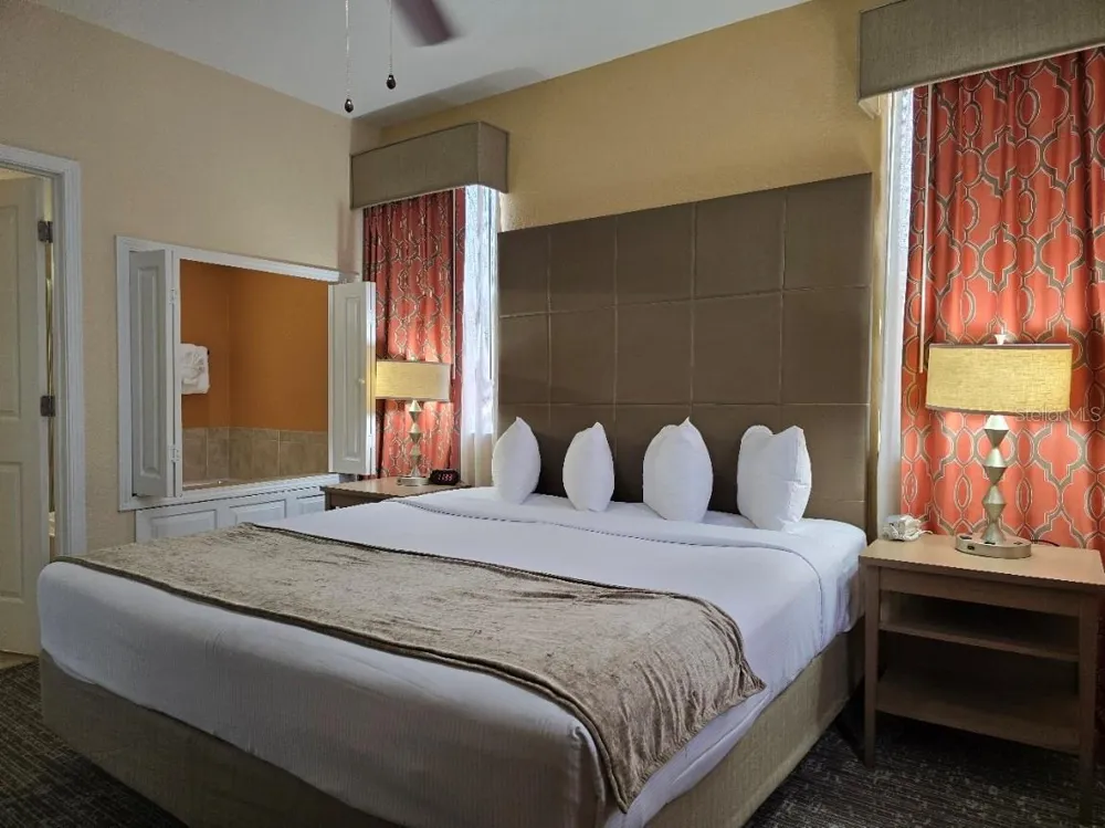 12556 FLORIDAYS RESORT DRIVE #A-201 Orlando, FL 32821