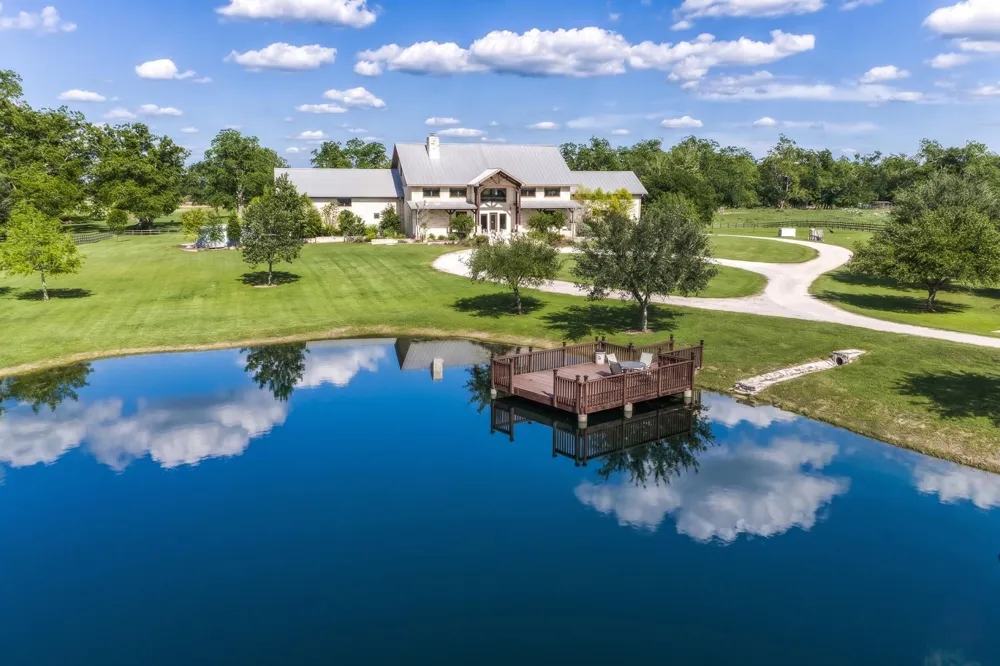 1000 River Trace Drive Columbus, TX 78934