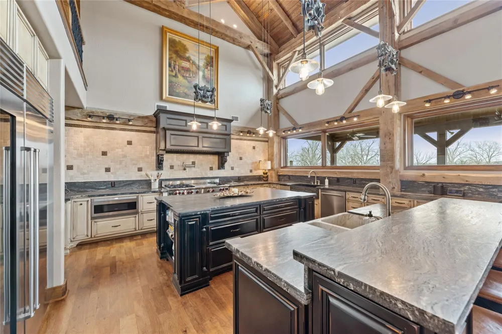 1000 River Trace Drive Columbus, TX 78934