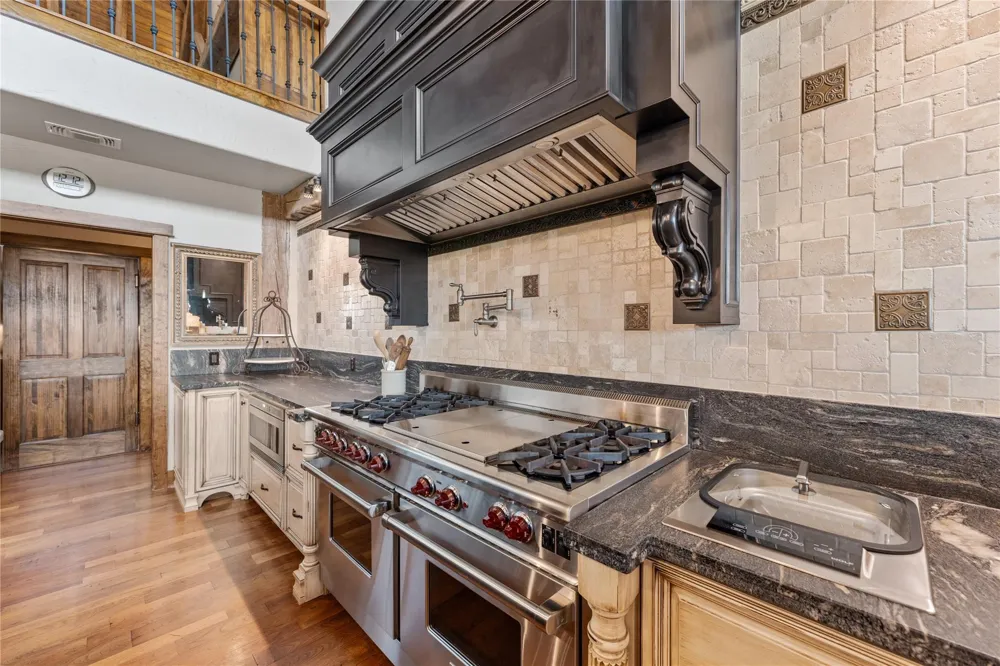 1000 River Trace Drive Columbus, TX 78934