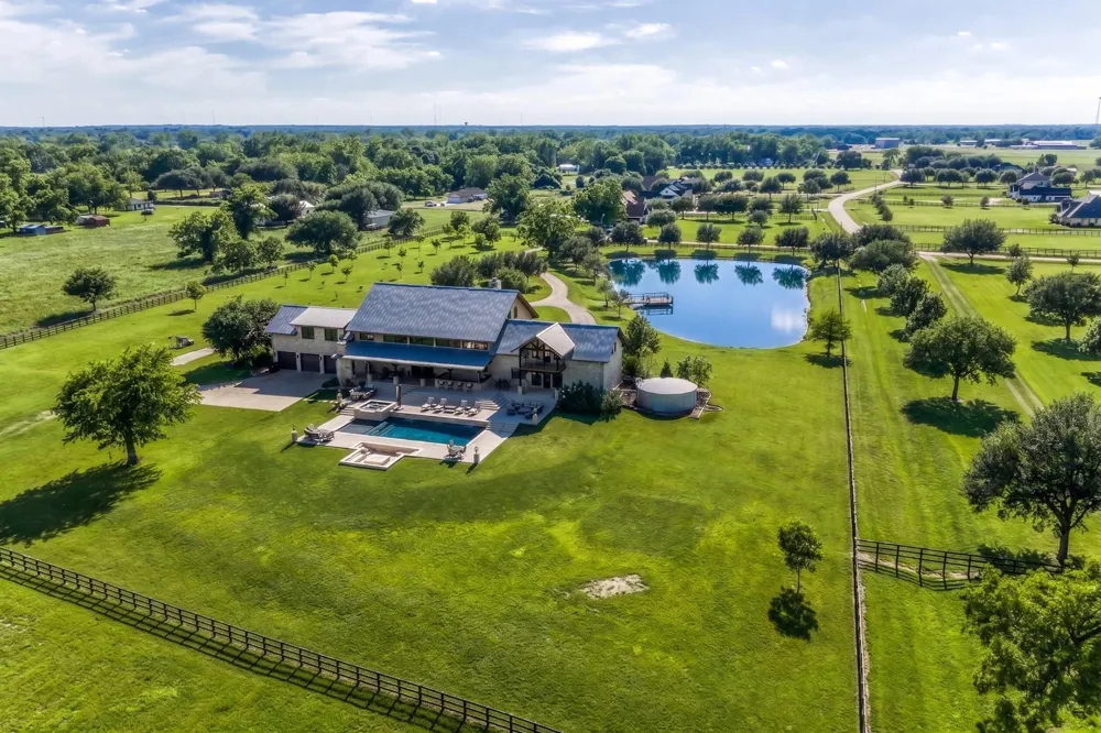 1000 River Trace Drive Columbus, TX 78934