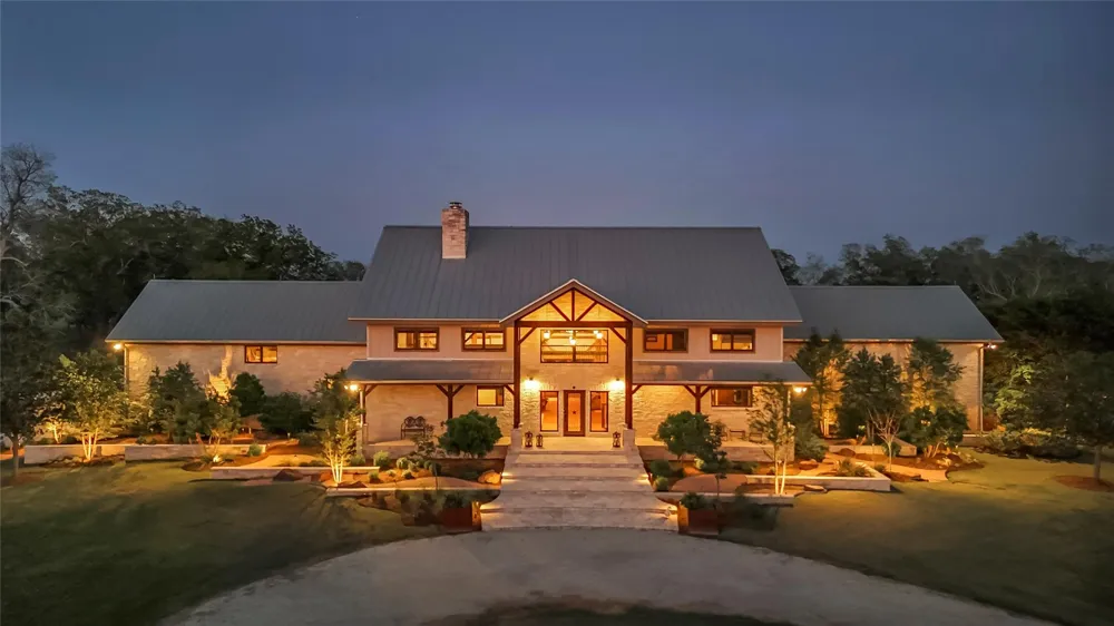 1000 River Trace Drive Columbus, TX 78934