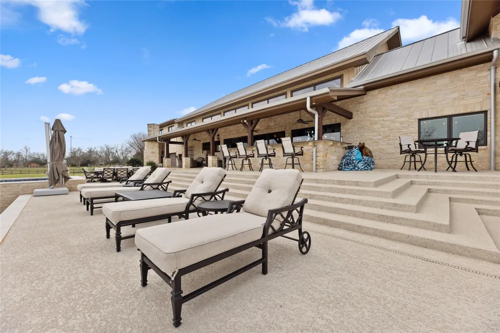 1000 River Trace Drive Columbus, TX 78934