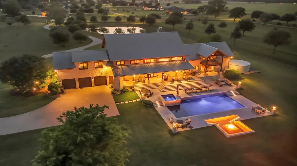 1000 River Trace Drive Columbus, TX 78934