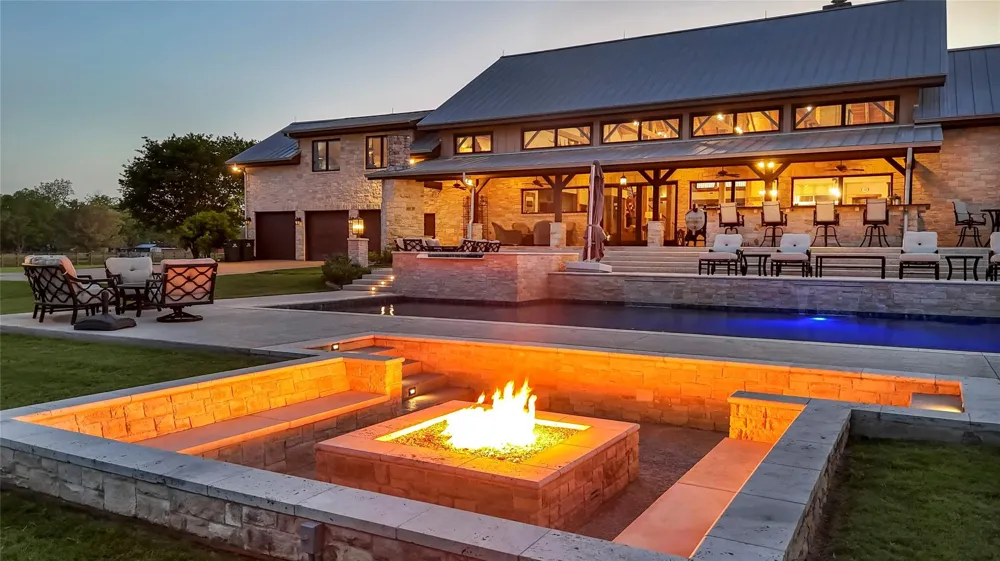 1000 River Trace Drive Columbus, TX 78934