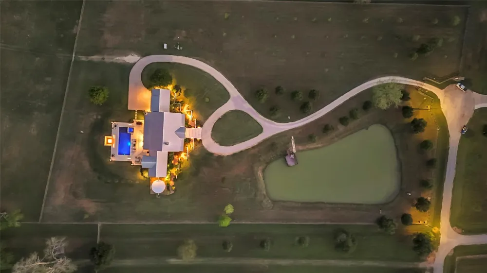 1000 River Trace Drive Columbus, TX 78934