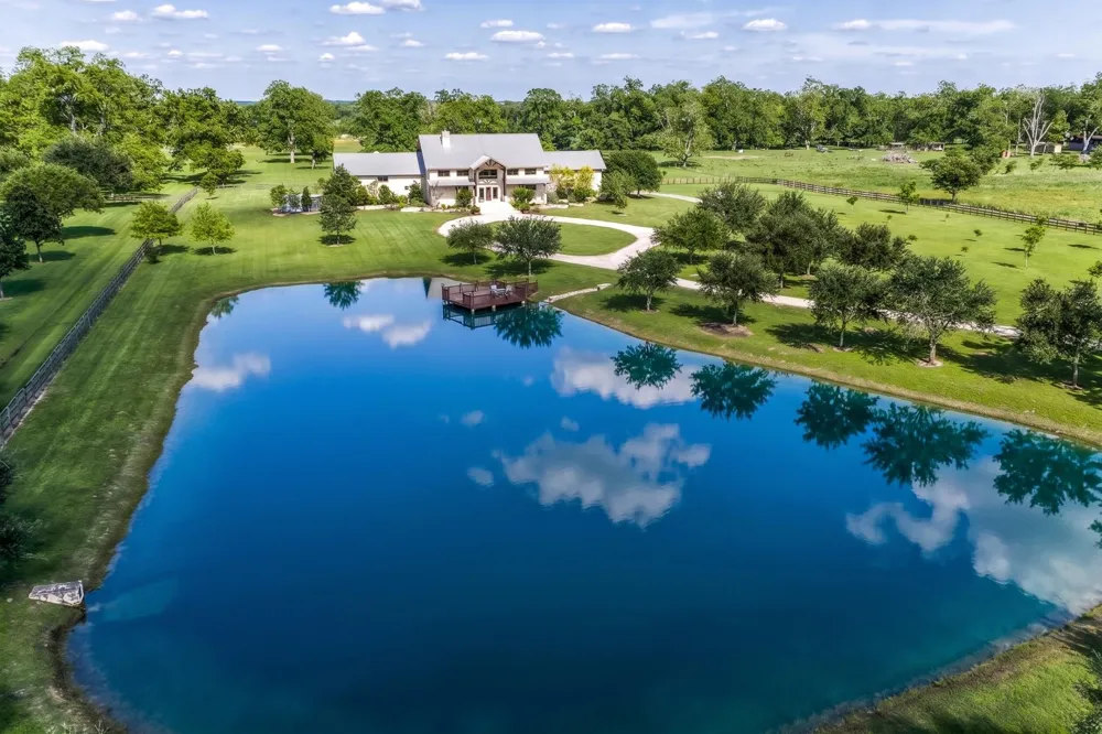 1000 River Trace Drive Columbus, TX 78934