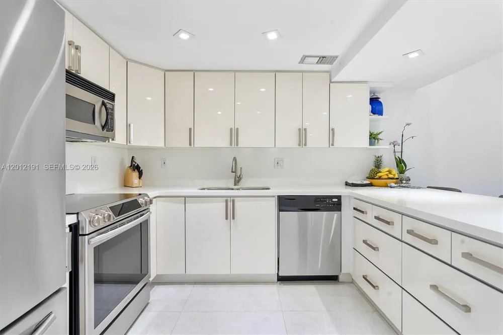 20341 W Country Club Dr #TH-11 Aventura, FL 33180