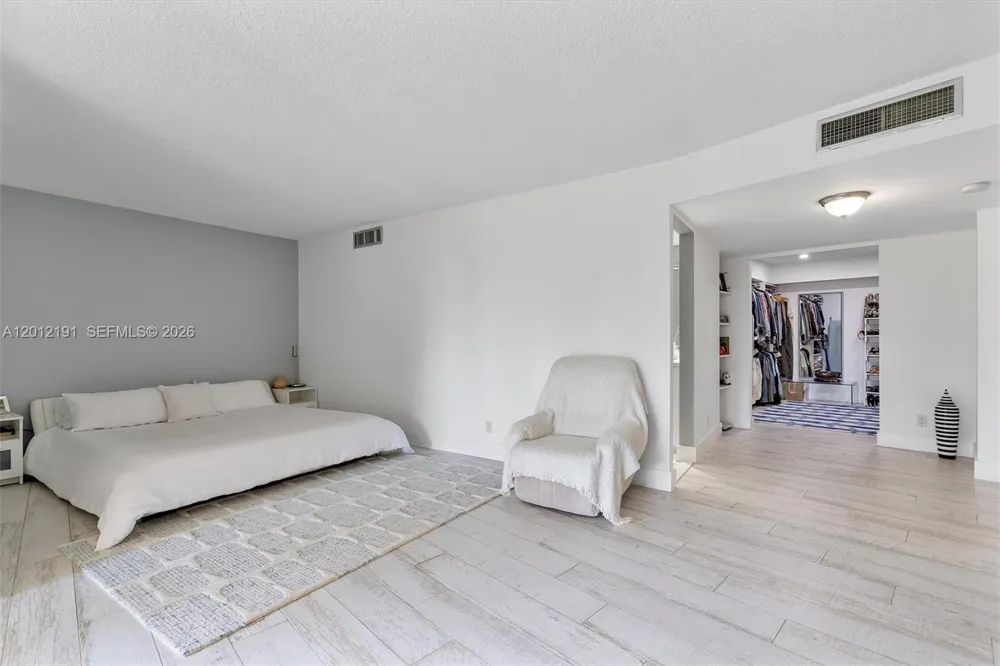 20341 W Country Club Dr #TH-11 Aventura, FL 33180