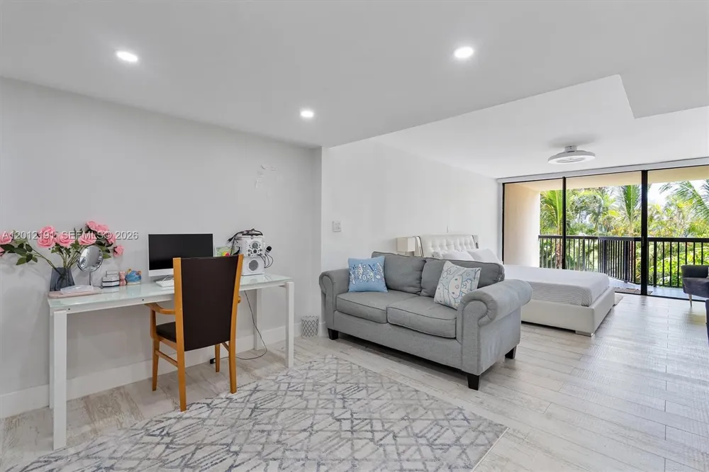 20341 W Country Club Dr #TH-11 Aventura, FL 33180