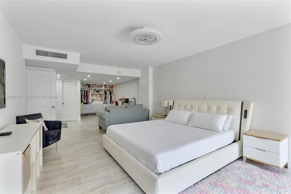 20341 W Country Club Dr #TH-11 Aventura, FL 33180