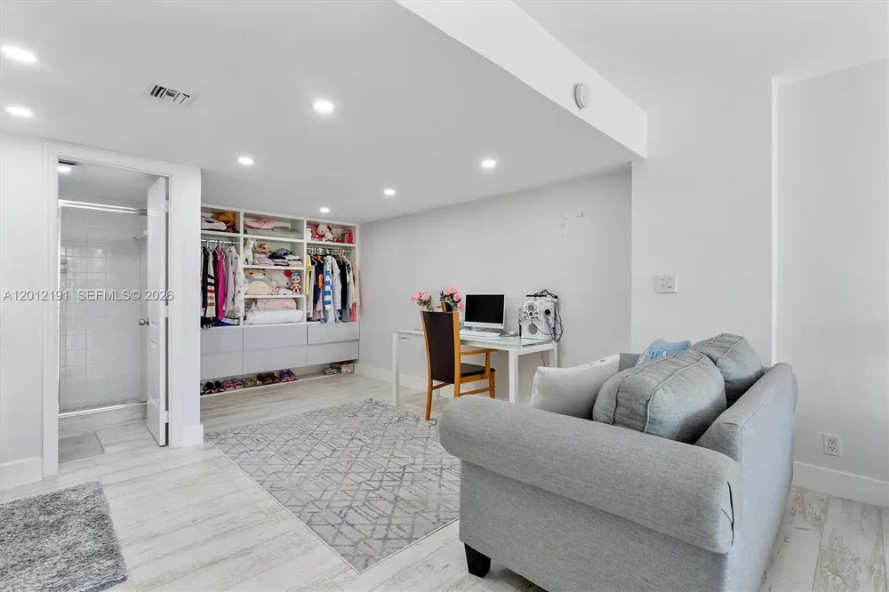 20341 W Country Club Dr #TH-11 Aventura, FL 33180