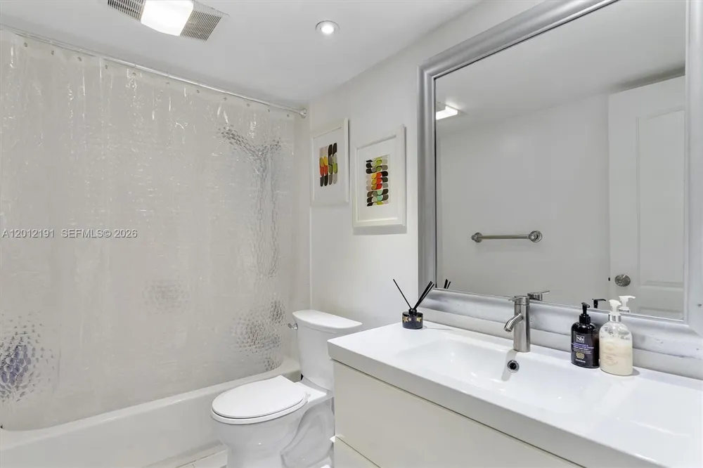 20341 W Country Club Dr #TH-11 Aventura, FL 33180